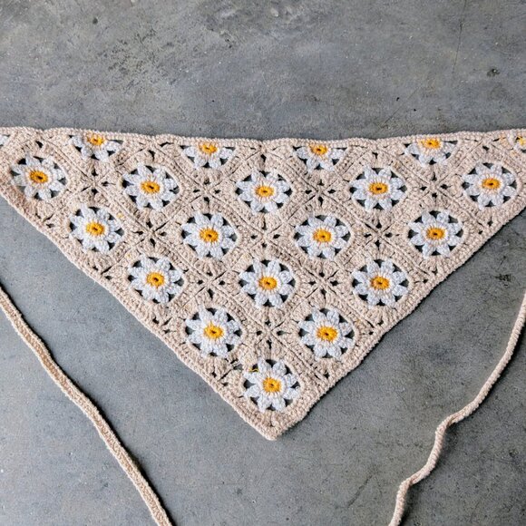 Floral Daisy Tan White Granny Square Crochet Bandana Head Scarf - Picture 5 of 5